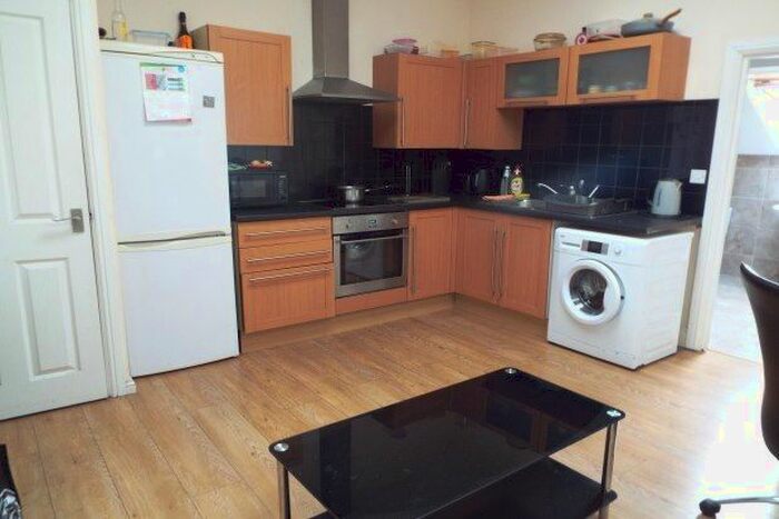 3 Bedroom Flat To Rent In Manchester Road, Altrincham, WA14