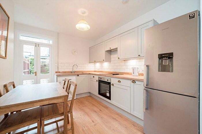 3 Bedroom Property To Rent In Braemar Road, Brentford, TW8