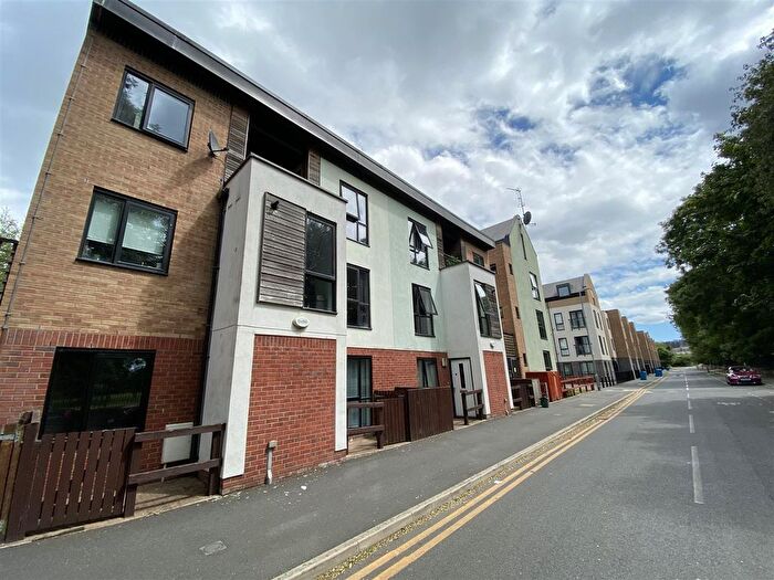 1 Bedroom Flat For Sale In Hulton Street, Salford, M5