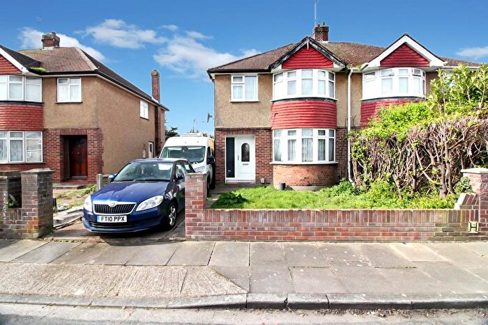 3 Bedroom Semi-detached House For Sale In Stanwell Gardens, Stanwell, Staines-Upon-Thames, TW19