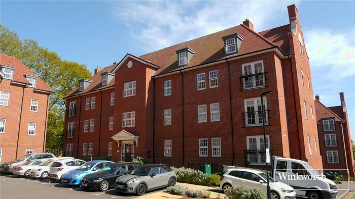 2 Bedroom Apartment To Rent In Collison Avenue, Barnet, EN5