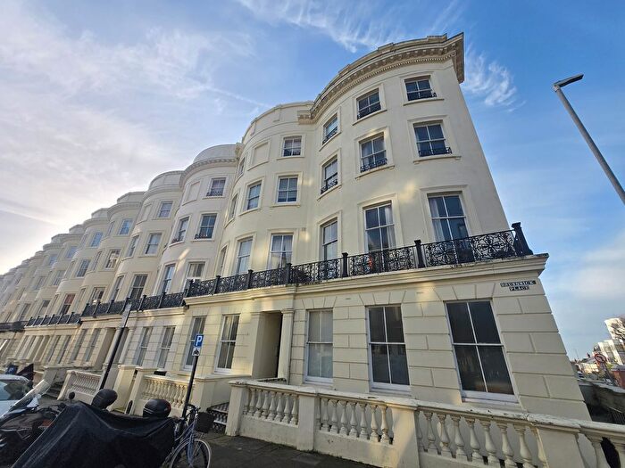 2 Bedroom Flat To Rent In Brunswick Place, Hove, BN3