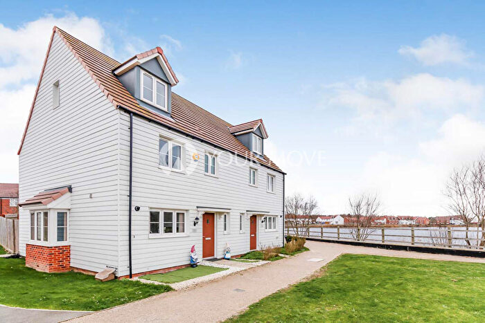 4 Bedroom Terraced House To Rent In Ellingham View, Dartford, DA1