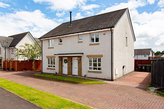 3 Bedroom Semi Detached House For Sale In Merchiston Oval, Brookfield, PA5