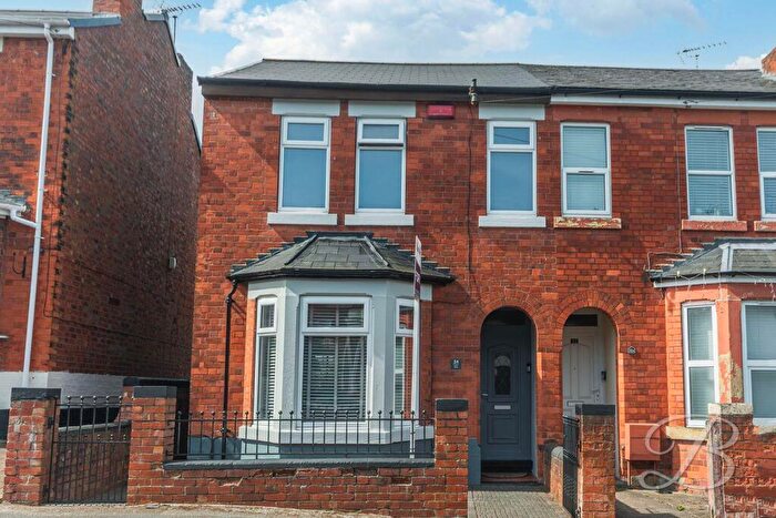 3 Bedroom Semi-Detached House For Sale In Stella Street, Mansfield, NG18