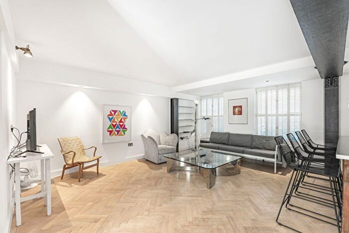 3 Bedroom Flat To Rent In Fitzroy Street, London, W1T