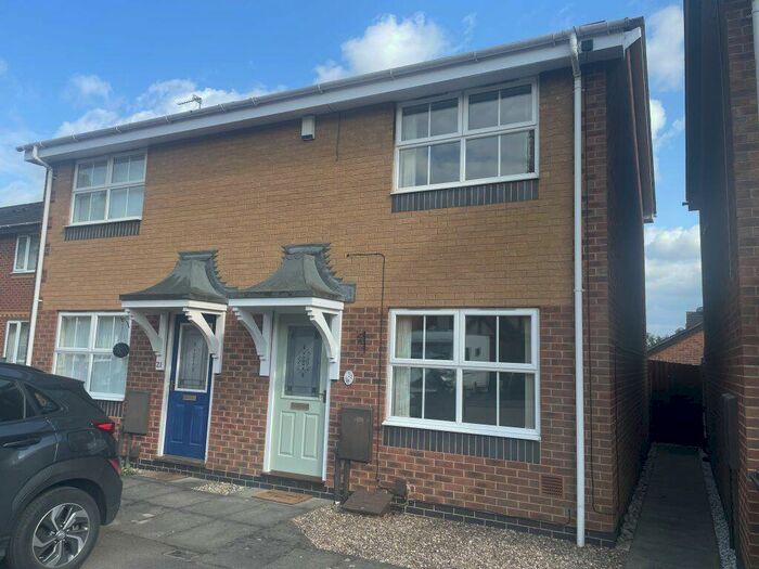 2 Bedroom House To Rent In Pinehurst Close, Leicester, LE3
