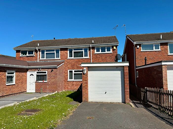 3 Bedroom Semi Detached House To Rent In Blandford Drive, Wyken, Coventry, CV2