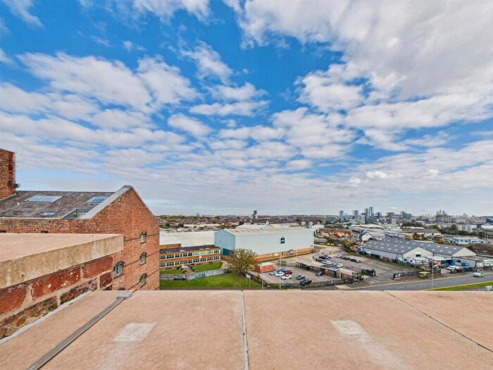 2 Bedroom Apartment To Rent In East Float Quay Dock Road Birkenhead, CH41