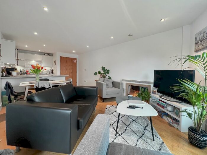 2 Bedroom Flat To Rent In Magellan House, Leeds Dock, Leeds City Centre, LS10