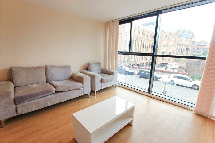 2 Bedroom Flat To Rent In Pall Mall, Liverpool, Merseyside, L3