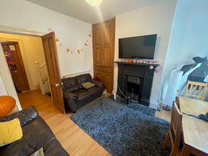 5 Bedroom Semi-Detached House To Rent In Harborne Park Road, Harborne, Birmingham, B17