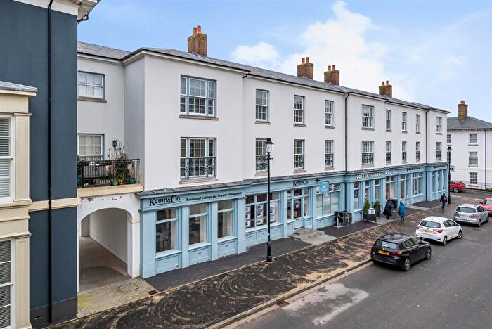 2 Bedroom Apartment For Sale In Abbey Court, Poundbury, Dorchester, DT1