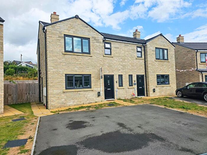 3 Bedroom Semi-Detached House For Sale In Mill Gardens, Silsden, BD20