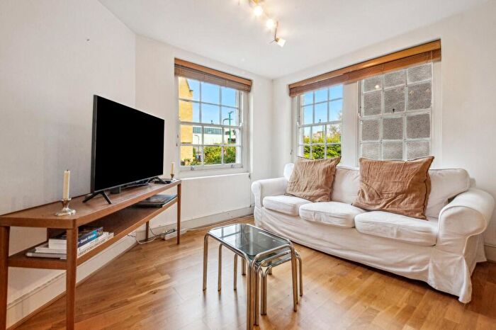 1 Bedroom Flat To Rent In Queensbridge Road, St Leonard Shoreditch, E2