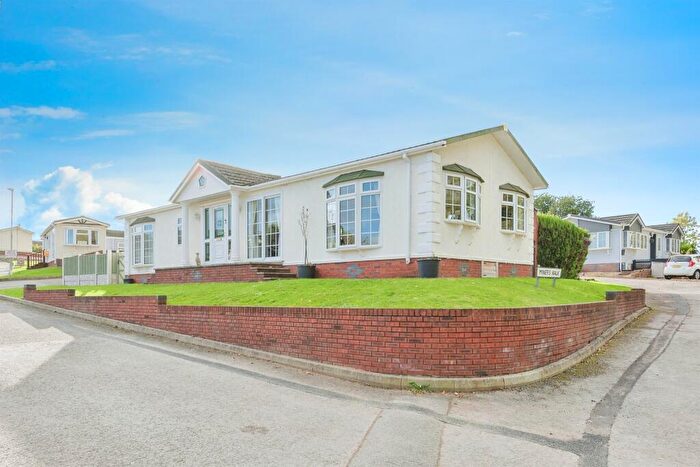 2 Bedroom Park Home For Sale In Miners Walk, Wood End, Atherstone, CV9