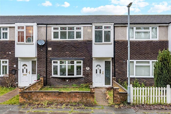 3 Bedroom Terraced House For Sale In Trindehay, Basildon, SS15