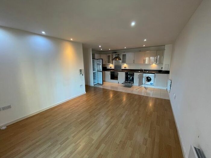 2 Bedroom Flat To Rent In Masshouse Plaza, Birmingham, B5
