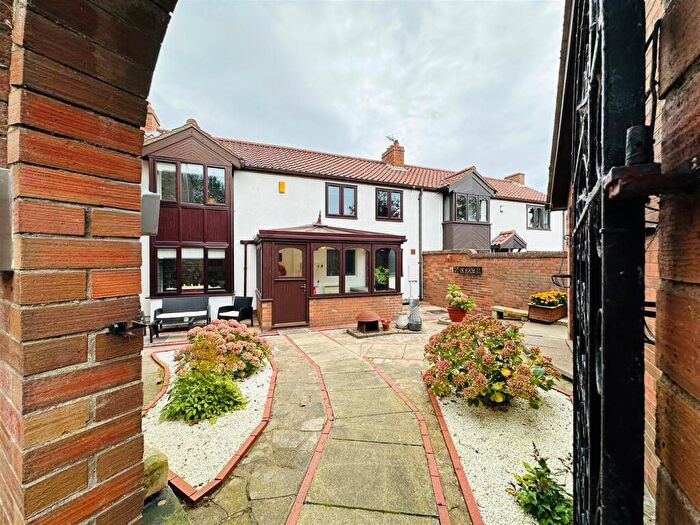 2 Bedroom Semi-Detached House For Sale In Hook Road, Goole, DN14