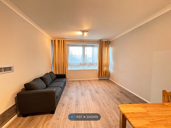 1 Bedroom Flat To Rent In Lugard House, London, W12