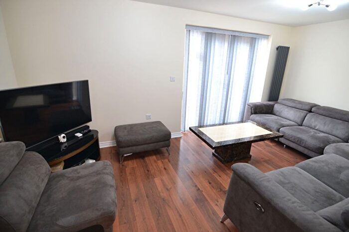 3 Bedroom Semi-detached House To Rent In Greenock Crescent, Wolverhampton, WV4