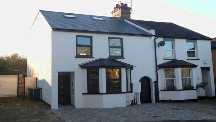 2 Bedroom Maisonette To Rent In Pinner Road, Watford, WD19