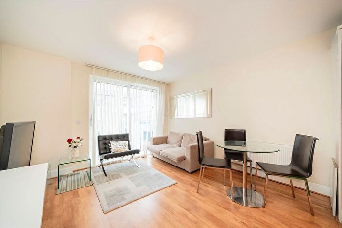 1 Bedroom Flat For Sale In Glenthorne Road, Hammersmith, W6