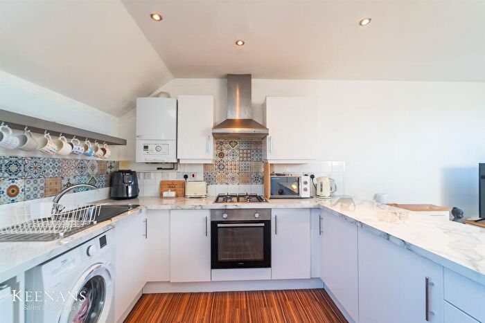 2 Bedroom Flat To Rent In Broadoaks, Bury, BL9