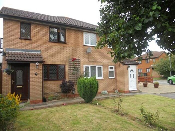 1 Bedroom End Of Terrace House To Rent In Dexter Close, Barton Hills, LU3