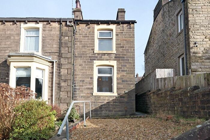 2 Bedroom End Of Terrace House To Rent In Manchester Road, Barnoldswick, Lancashire, BB18