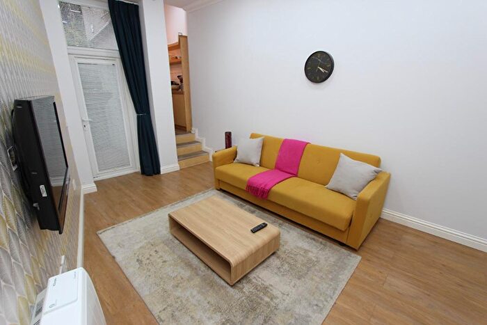 1 Bedroom Flat To Rent In Parsons Green Terrace, Meadowbank, Edinburgh, EH8