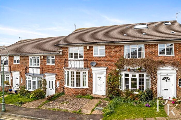 3 Bedroom Terraced House For Sale In Fulmar Close, Hove, BN3