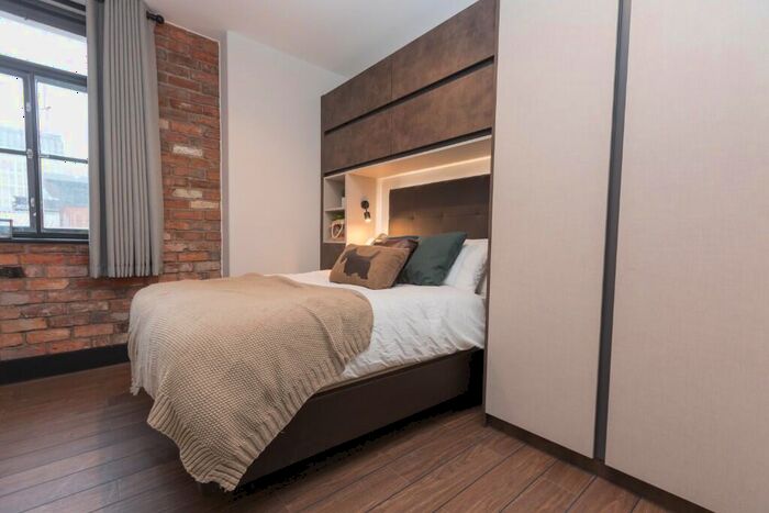 2 Bedroom Apartment To Rent In Portland Street, Manchester, Greater Manchester, M1