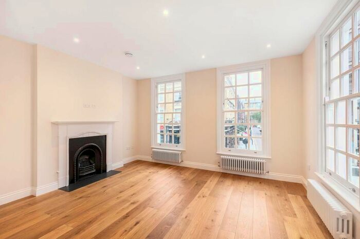 3 Bedroom Maisonette To Rent In Caledonian Road, London, N1