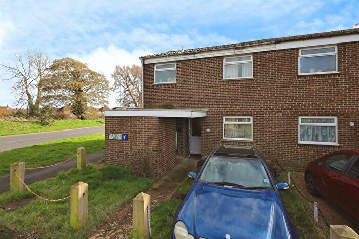 3 Bedroom Terraced House For Sale In Mulberry Close, Eastbourne, BN22