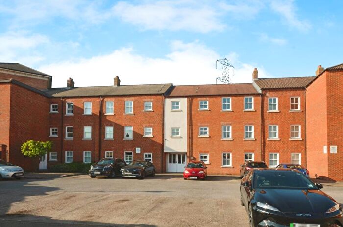 2 Bedroom Flat To Rent In Stafford Keep, Pine Street, HP19