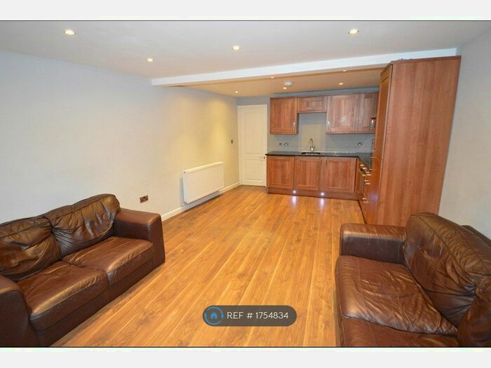 1 Bedroom Flat To Rent In Queens Road (Ground Floor ), Watford, WD17