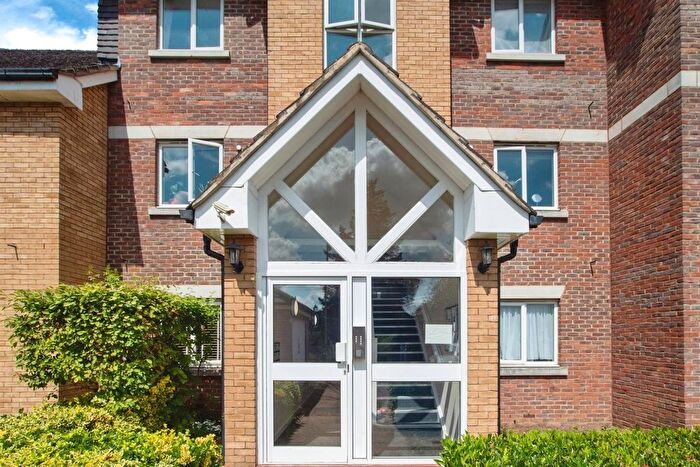 1 Bedroom Flat For Sale In Farthing Close, Watford, WD18