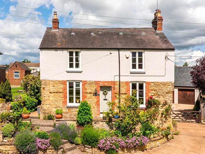 4 Bedroom Detached House For Sale In Northampton Road, Denton, Northamptonshire, NN7