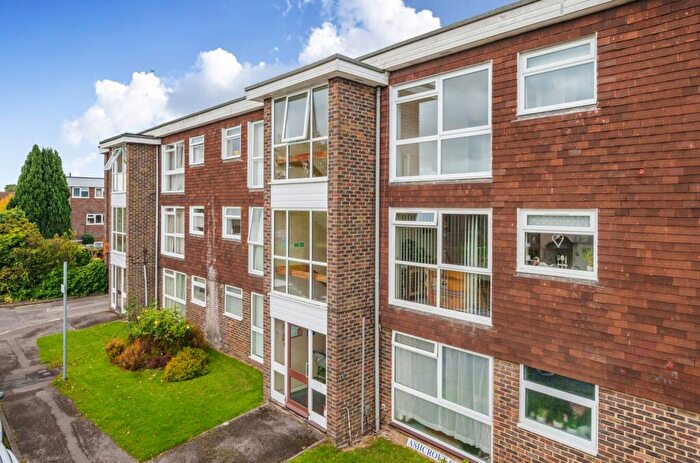 2 Bedroom Flat For Sale In Winton Road, Petersfield, GU32