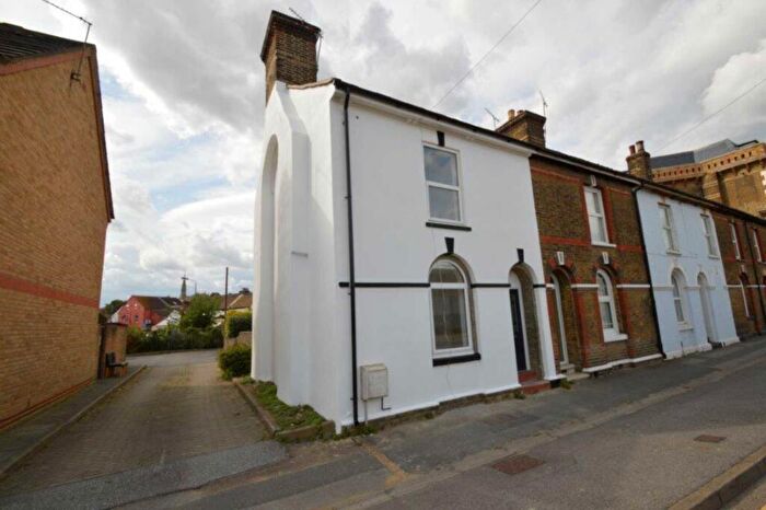 2 Bedroom End Of Terrace House For Sale In Station Road, Strood, ME2