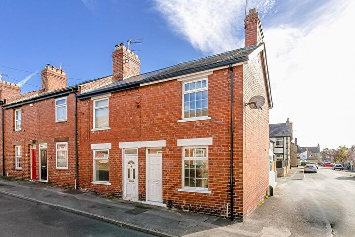 2 Bedroom End Of Terrace House For Sale In Regent Mount, Harrogate, HG1