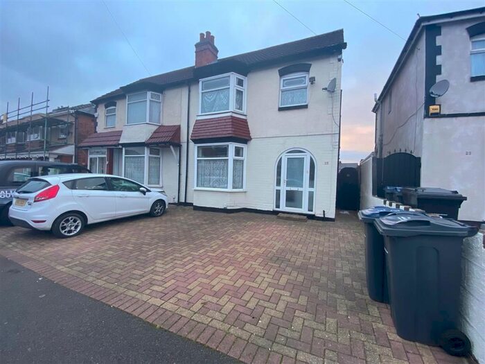 3 Bedroom Semi-Detached House To Rent In Thornton Road, Birmingham B8