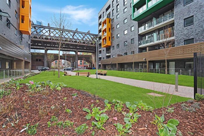 2 Bedroom Apartment To Rent In Potato Wharf, Castlefield, M3