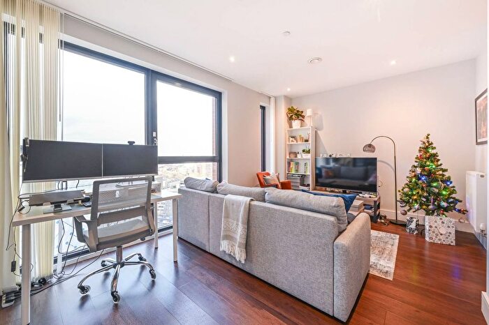 1 Bedroom Flat For Sale In Avalon Point, Docklands, London, E14