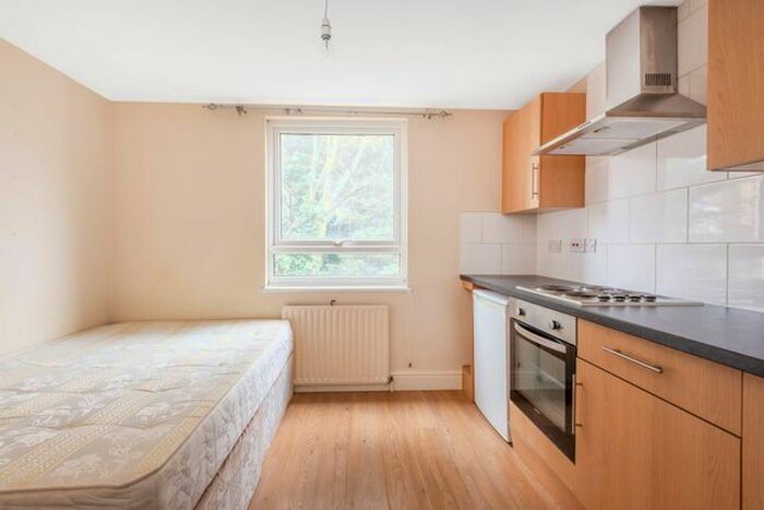 Studio To Rent In Melyn Close, Tufnell Park, London, N7