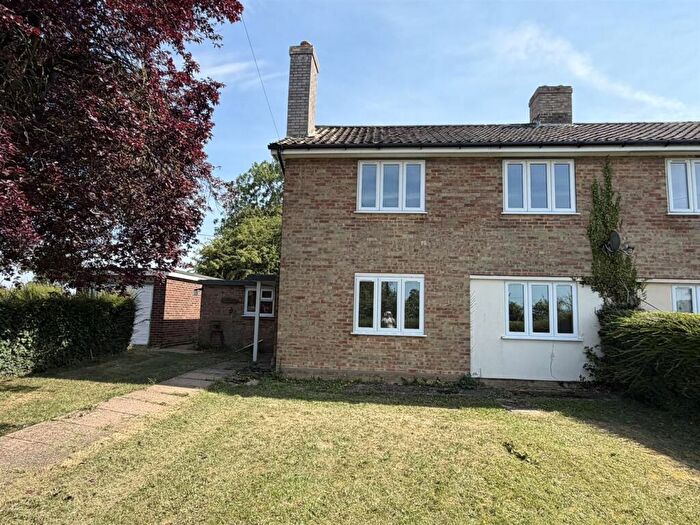 3 Bedroom Semi Detached House To Rent In Bedingfield, IP23