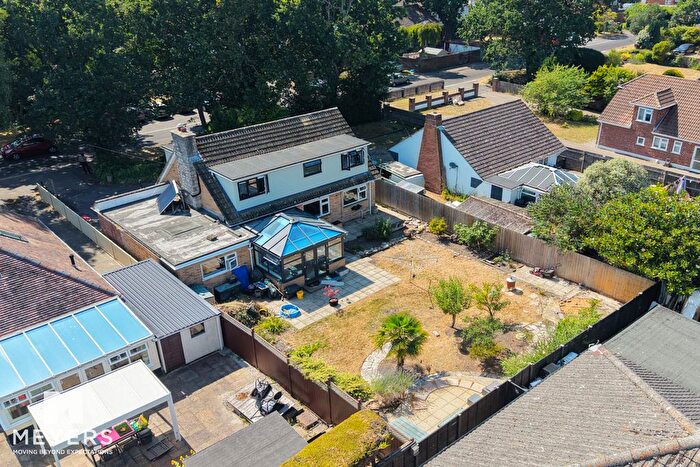 4 Bedroom Detached House For Sale In Darwin Avenue, Christchurch, BH23