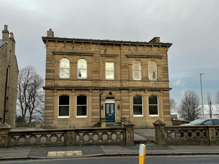 Apartment To Rent In New North Road, Edgerton, Huddersfield, HD1