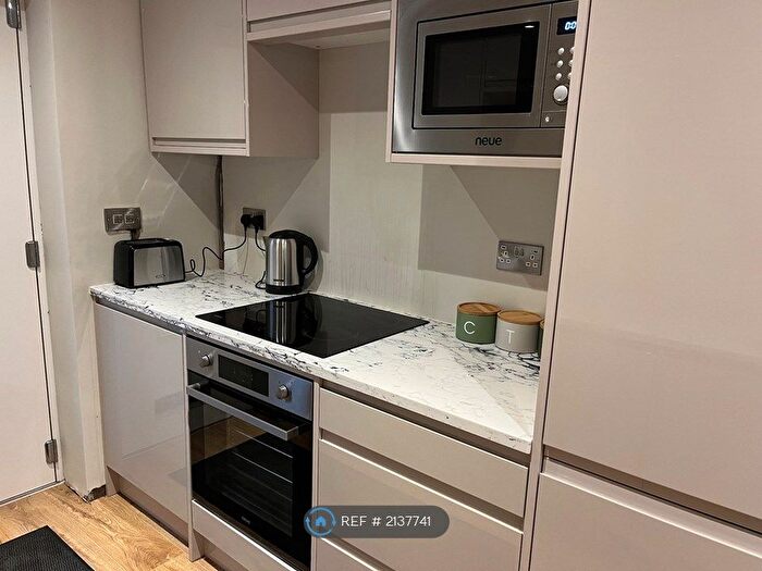2 Bedroom Flat To Rent In Churchway, Haddenham, Aylesbury, HP17